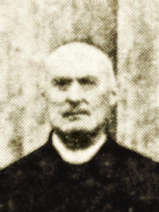 Don Angelo Guazzo, parroco di Battaglia Terme dal 1885 al 1935, in una foto del 1926. 