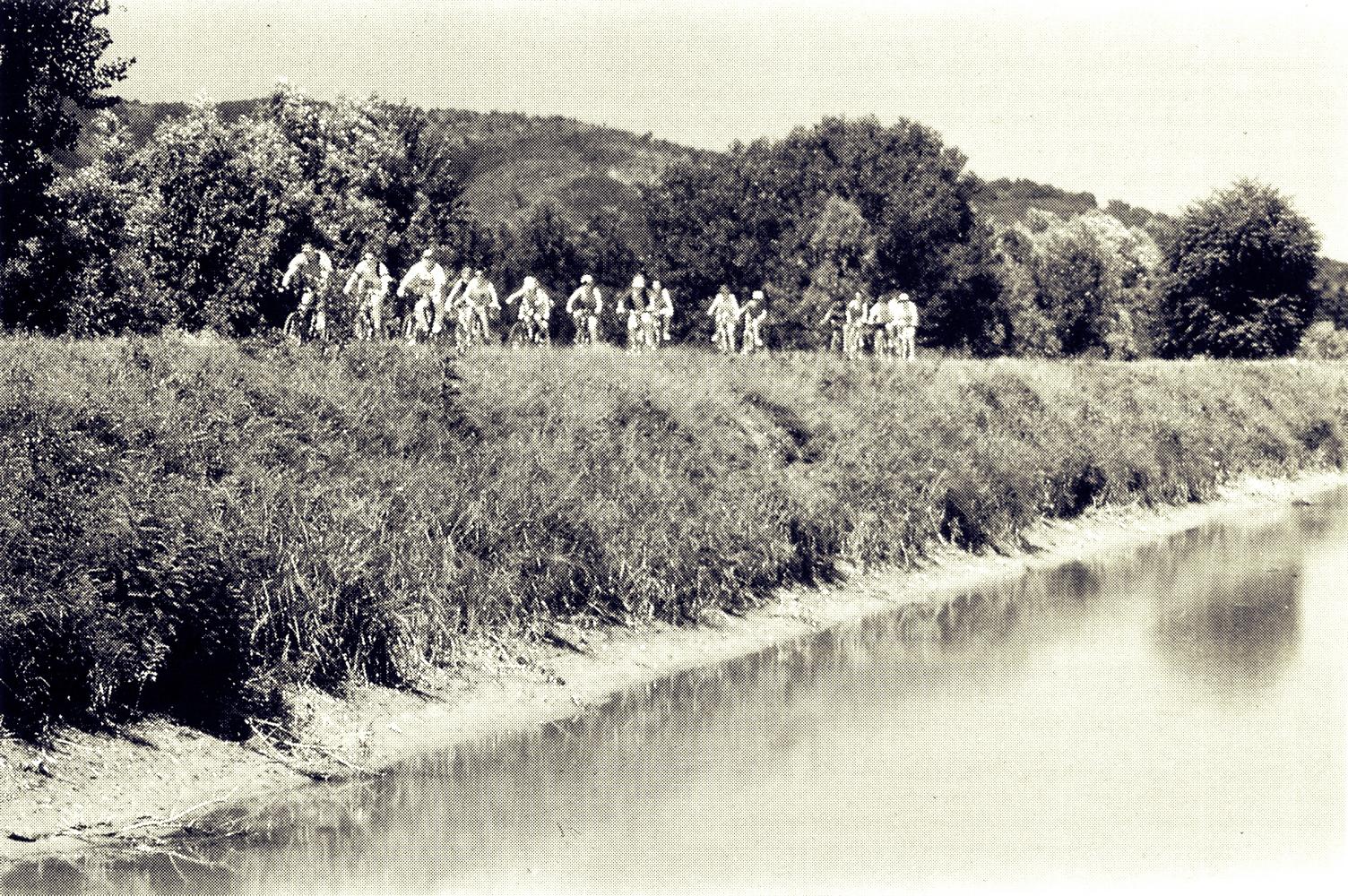 Percorso ecologico in bicicletta lungo il canale di Battaglia, nei pressi di Lispida.