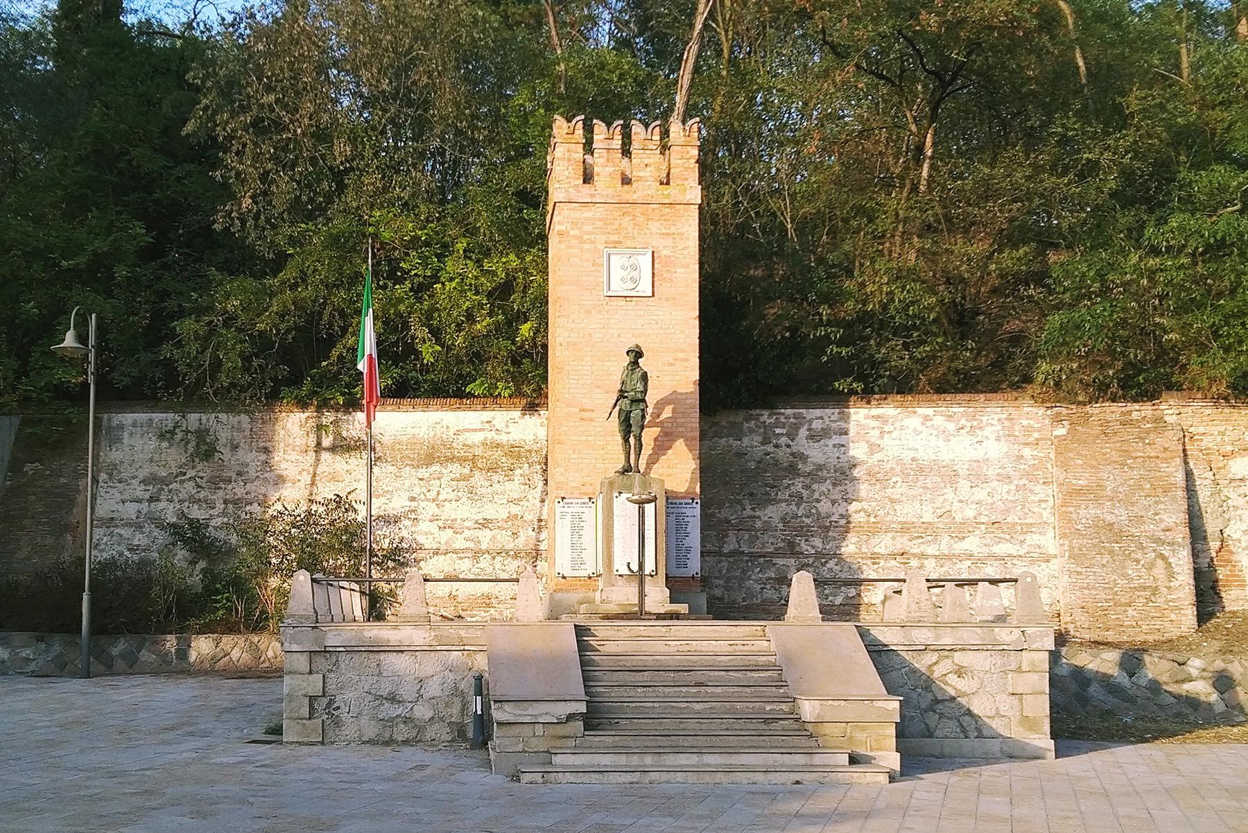 Giuseppe Milani, Monumento ai Caduti di Carrara San Giorgio (1).