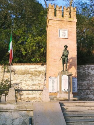 Giuseppe Milani, Monumento ai Caduti di Carrara San Giorgio (2).